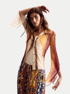 Desigual Koszula Lacroix 26SWTK28 Kolorowy Regular Fit. Koszule Desigual, xs, bez wzorów, z syntetyku, bez kołnierzyka, bez ramiączek. Za 429,99 zł.