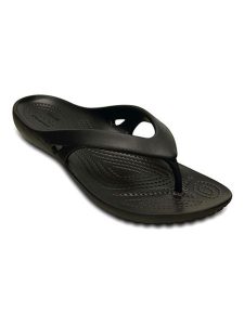 Crocs Japonki "Kadee II" w kolorze czarnym rozmiar: 36/37. Czarne klapki Crocs, bez wzorów, z otwartym noskiem, bez obcasa. Za 43,99 zł.