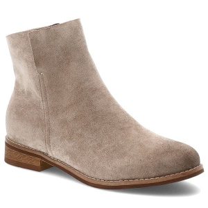 Beżowe Botki Vinceza Eleganckie Obuwie Damskie. Brązowe botki VINCEZA, na jesień, bez wzorów, przed kostkę, bez obcasa, na płaskiej podeszwie, bez zapięcia. Za 152,99 zł.