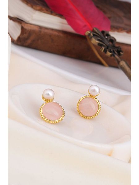 L'Atelier de Gaia Pozłacane kolczyki z perłami i kwarcem rozmiar: onesize. Białe kolczyki L'Atelier de Gaia, z kwarcem, pozłacane. Za 50,45 zł.