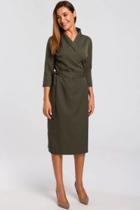 Elegancka sukienka biznesowa kopertowa midi z paskiem w talii zielona. Zielone sukienki Stylove, do pracy, xl, bez wzorów, biznesowe, bez kołnierzyka, bez ramiączek, midi, kopertowe. Za 309,00 zł.