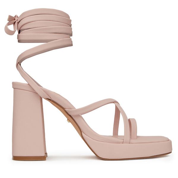 Sandały DeeZee. Czerwone sandały DeeZee, bez wzorów, bez obcasa, na słupku, bez zapięcia. Za 149,99 zł.