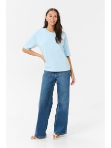 Kaffe Koszulka w kolorze błękitnym rozmiar: M. Niebieskie bluzki Kaffe, m, bez wzorów, bez kołnierzyka, bez ramiączek. Za 91,77 zł.