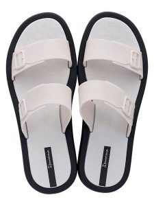 Ipanema Klapki "Nueva" w kolorze biało-czarnym rozmiar: 41. Białe klapki Ipanema, bez wzorów, z otwartym noskiem, bez obcasa. Za 106,13 zł.