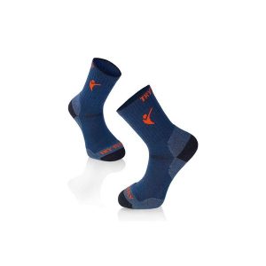 Skarpety trekkingowe z wełny merynosowej. Niebieskie skarpetki TRY TO FLY, bez wzorów, z wełny. W wyprzedaży za 83,41 zł.