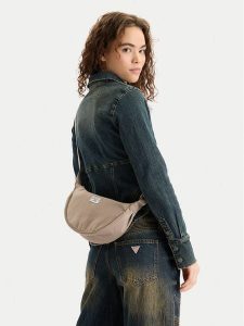 Guess Jeans Torebka W6RZ16 WK512 Brązowy. Brązowe listonoszki Guess Jeans, z aplikacjami, z jeansu, bez dodatków. Za 219,99 zł.