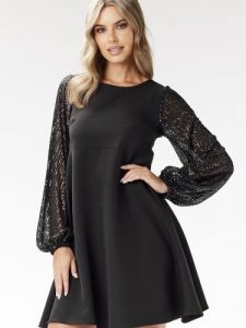 Sukienka Model A694 Black - awama. Czarne sukienki Awama, l, bez wzorów, z elastanu, eleganckie, bez kołnierzyka, bez ramiączek, mini, dopasowane. Za 412,33 zł.