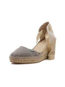 Natural world Czółenka w kolorze beżowo-szarym na koturnie rozmiar: 41. Brązowe czółenka Natural World, bez wzorów, bez obcasa, na koturnie, bez zapięcia. Za 165,99 zł.