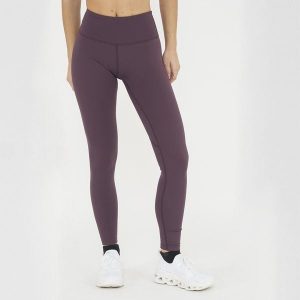 Legginsy treningowe CERBERO efekt push-up bordowy. Fioletowe legginsy LEGEA, bez wzorów, z elastanu. W wyprzedaży za 108,00 zł.