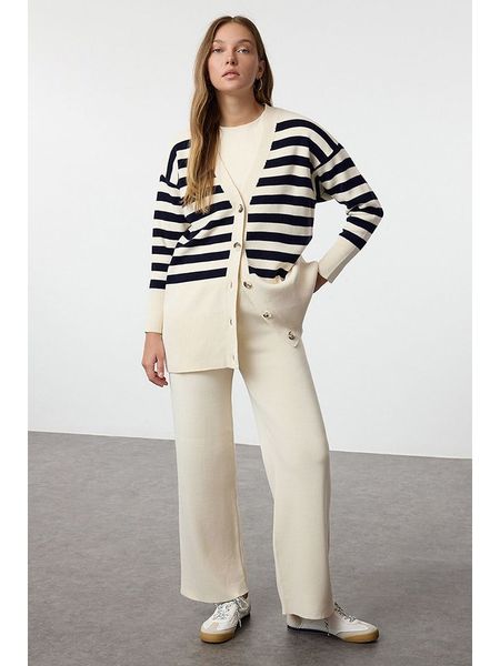 Trendyol 2-częściowy zestaw w kolorze kremowym rozmiar: M. Brązowe kardigany Trendyol, m, bez wzorów, bez ramiączek. Za 141,95 zł.