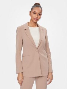 Vero Moda Marynarka Sara 10299864 Beżowy Slim Fit. Brązowe marynarki i żakiety Vero Moda, bez wzorów, z syntetyku. Za 189,99 zł.