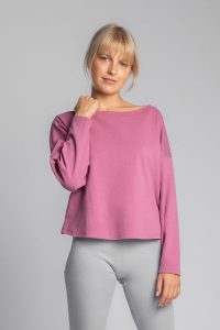 Luźna Bluzka z Dzianiny Prążkowanej - Wrzosowa. Fioletowe piżamy MOE, bez wzorów, z bawełny, bez ramiączek. Za 259,90 zł.