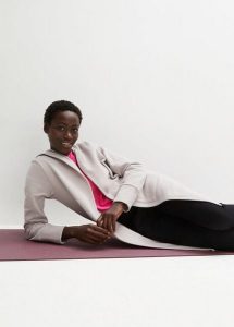 Długa bluza bez zapięcia, z mieszanki bawełny. Szare bluzy bonprix, bez wzorów, z bawełny, bez kaptura. Za 124,99 zł.