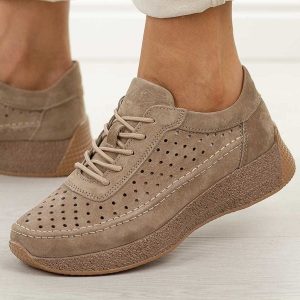 J.Brązowe pikowane skórzane półbuty damskie Sergio Leone sp013. Brązowe półbuty Sergio Leone, na jesień, bez wzorów, z jeansu, z okrągłym noskiem, bez obcasa, na płaskiej podeszwie, bez zapięcia. Za 219,00 zł.