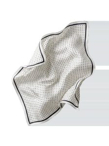 Apaszka damska WINGS 90x90 cm groszki czarno biała. Białe apaszki i chusty WINGS, z aplikacjami, z materiału, casualowe. Za 49,90 zł.