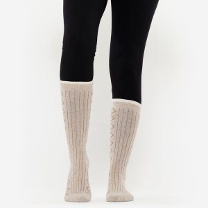 Skarpetki do medytacji Kimjaly. Skarpetki KIMJALY, bez wzorów, z elastanu. Za 59,99 zł.