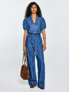 Bluzka damska jeansowa z ozdobnym kołnierzem niebieska Jones 416. Niebieskie bluzki Big Star, l, bez wzorów, z denimu, eleganckie, bez kołnierzyka, bez ramiączek. Za 199,99 zł.