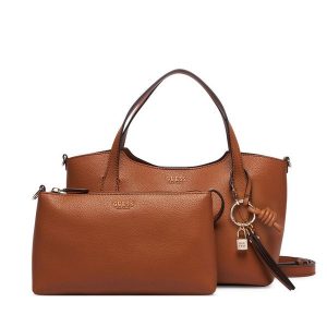 Torebka Guess. Brązowe listonoszki Guess, z aplikacjami, bez dodatków. Za 584,99 zł.