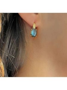 Les Petites Précieuses Pozłacane kolczyki rozmiar: onesize. Niebieskie kolczyki Les Petites Précieuses, z labradorytem, pozłacane. Za 173,99 zł.