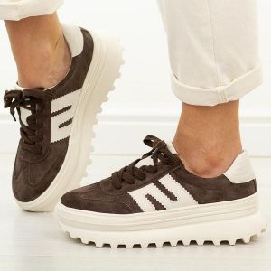 Brązowe skórzane półbuty damskie Vinceza 79608. Brązowe półbuty VINCEZA, na jesień, bez wzorów, z jeansu, bez obcasa, bez zapięcia. Za 249,00 zł.