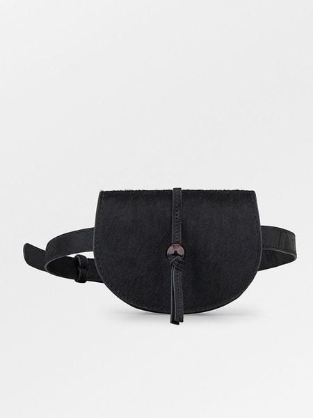 Becksöndergaard Skórzana saszetka w kolorze czarnym - 17,5 x 11 x 9 cm rozmiar: onesize. Czarne nerki i saszetki Becksöndergaard, bez wzorów, z materiału. Za 266,03 zł.