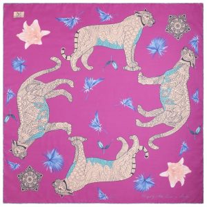 Versace 19.69 Chusta Damska Wild Leopard, Różowa. Apaszki i chusty marki Versace 19.69. W wyprzedaży za 139,00 zł.