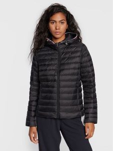 Tommy Hilfiger Kurtka puchowa Heritage WW0WW34299 Czarny Regular Fit. Czarne kurtki TOMMY HILFIGER, xs, bez wzorów, z puchu, bez kaptura. Za 599,99 zł.