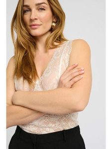 Cream Top w kolorze białym rozmiar: XXL. Białe topy Cream, xxl, bez wzorów, z koronki, bez kołnierzyka, bez ramiączek. Za 83,42 zł.