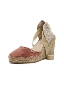 Natural world Czółenka w kolorze beżowo-czerwonym na koturnie rozmiar: 41. Brązowe czółenka Natural World, bez wzorów, bez obcasa, na koturnie, bez zapięcia. Za 165,99 zł.