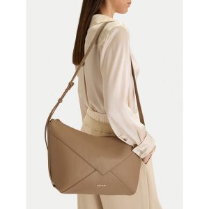 Torebka GINO ROSSI. Brązowe torebki klasyczne Gino Rossi, bez wzorów, bez dodatków. Za 199,99 zł.