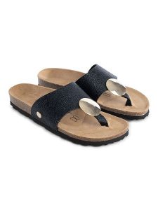 Sunbay Japonki "Maria" w kolorze czarnym rozmiar: 38. Czarne klapki Sunbay, z aplikacjami, z otwartym noskiem, bez obcasa. Za 150,55 zł.