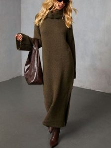 LA Angels Sukienka dzianinowa w kolorze khaki rozmiar: S. Brązowe sukienki LA Angels, na co dzień, s, bez wzorów, z dzianiny, bez kołnierzyka, bez ramiączek, maxi, proste. Za 217,99 zł.