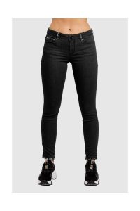 GUESS Czarne jeansy damskie Cosy phyton. Czarne jeansy Guess, z aplikacjami, z bawełny. W wyprzedaży za 459,99 zł.