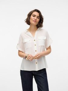 Vero Moda Bluzka w kolorze białym rozmiar: XL. Białe bluzki Vero Moda, s, bez wzorów, z wiskozy, klasyczne, bez kołnierzyka, bez ramiączek. Za 70,24 zł.