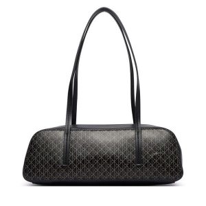 Torebka Calvin Klein. Czarne torebki klasyczne Calvin Klein, bez wzorów, bez dodatków. Za 529,99 zł.
