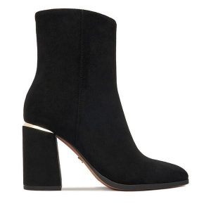 Botki Nine West. Czarne botki Nine West, bez wzorów, bez obcasa, na słupku, bez zapięcia. Za 279,99 zł.