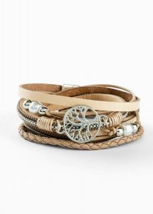 Bransoletka z zawieszką w kształcie drzewa życia. Brązowe zawieszki bonprix, sztuczne. Za 49,99 zł.