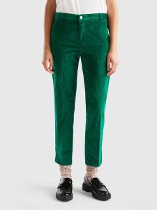 Benetton Spodnie chino w kolorze zielonym rozmiar: W40. Zielone chinosy Benetton, bez wzorów. Za 65,85 zł.