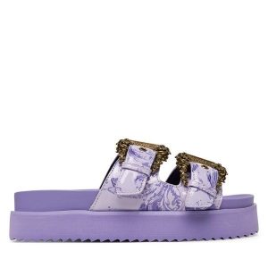 Klapki Versace Jeans Couture. Fioletowe klapki Versace Jeans Couture, bez wzorów, z jeansu, bez obcasa. Za 474,99 zł.