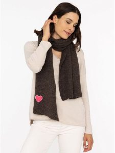 Zwillingsherz Szal "Heart" w kolorze brązowym - 35 x 48 cm rozmiar: onesize. Brązowe szaliki Zwillingsherz, bez wzorów, z materiału. Za 86,99 zł.