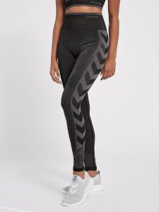 Damskie wysokie legginsy Hummel MT Energy. Czarne legginsy Hummel, bez wzorów, z dzianiny, z standardowym stanem. Za 139,50 zł.
