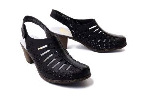 RIEKER 40959-00 black, sandały damskie. Czarne sandały Rieker, w ażurowe wzory, bez obcasa, na obcasie, bez zapięcia. Za 319,90 zł.