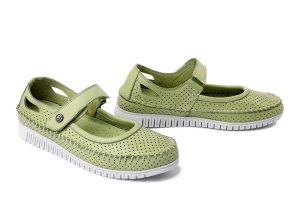 MANITU 840156-71 hellgrun, półbuty damskie. Zielone półbuty Manitu, na lato, bez wzorów, ze skóry, bez obcasa, bez zapięcia. Za 229,42 zł.