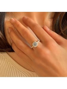 Les Petites Précieuses Srebrny pierścionek z cyrkoniami i topazem rozmiar: 60. Szare pierścionki Les Petites Précieuses, z cyrkonią, srebrne. Za 130,99 zł.