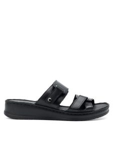 Go Soft Klapki ARC-027-01 Czarny. Czarne klapki Go Soft, bez wzorów, ze skóry, bez obcasa. Za 129,99 zł.