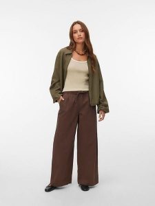 Vero Moda Dżinsy - Comfort fit - w kolorze brązowym rozmiar: W27/L32. Brązowe jeansy Vero Moda, bez wzorów. Za 87,81 zł.