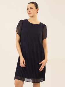 APART Sukienka w kolorze granatowym rozmiar: 40. Niebieskie sukienki Apart, na co dzień, bez wzorów, bez kołnierzyka, bez ramiączek, mini, proste. Za 195,99 zł.