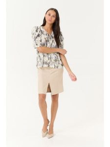 Kaffe Bluzka w kolorze kremowym rozmiar: 40. Brązowe bluzki Kaffe, bez wzorów, bez kołnierzyka, bez ramiączek. Za 74,81 zł.
