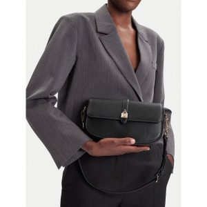 Torebka KARL LAGERFELD. Czarne torebki klasyczne KARL LAGERFELD, bez wzorów, bez dodatków. Za 683,99 zł.