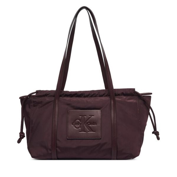 Torebka Calvin Klein. Czerwone torebki klasyczne Calvin Klein, bez wzorów, bez dodatków. Za 409,99 zł.